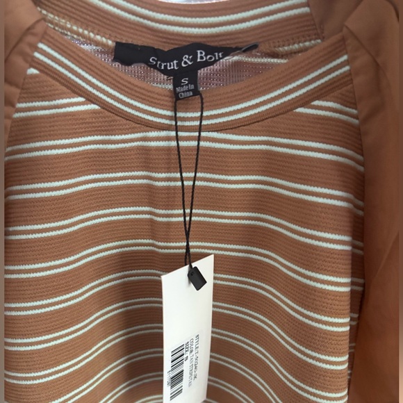 Strut & Bolt Stripped Flutter Sleeve Top NWT - Picture 3 of 3